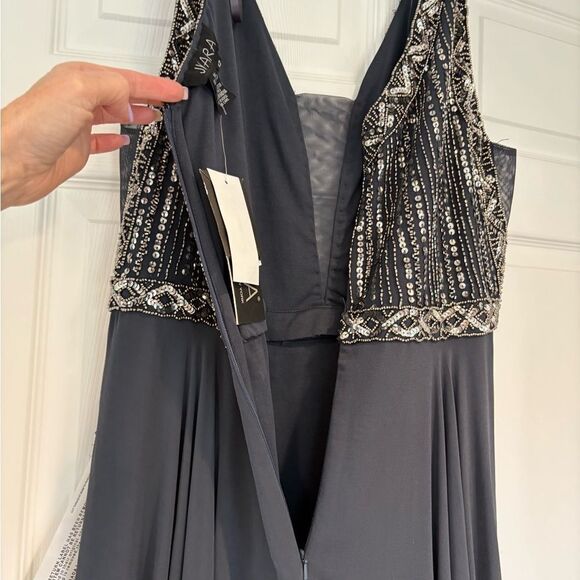 NWT J Kara Women's Beaded Illusion-V-Neck Gown Dress Size 12 Style 5578GR - Picture 10 of 16